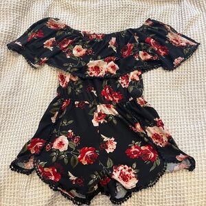 Rue21 XS Floral Black Romper short sleeve elastic stretchy white & red flowers